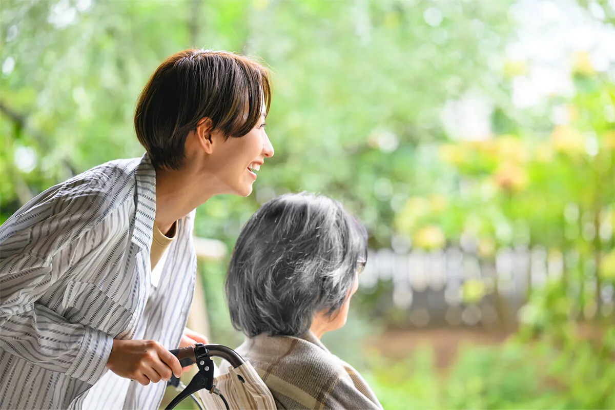 親の介護費用はいくら？備え方のポイントや不足するときの対処法